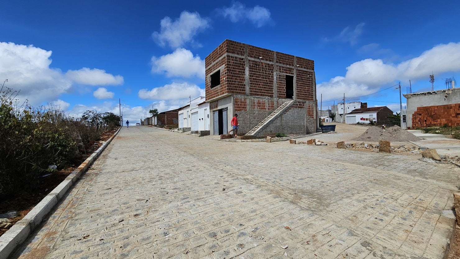 BAIRRO MACAPÁ 1 É CONTEMPLADO COM MAIS UMA RUA PAVIMENTADA